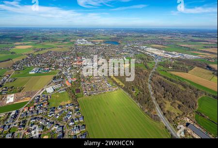 Luftbild, Wohngebiet Ortsansicht mit Innenstadt, hinten der Weikensee, Fernsicht, Hamminkeln, Nordrhein-Westfalen, Deutschland ACHTUNGxMINDESTHONORARx60xEURO *** Vista aerea, zona residenziale, vista sul centro città, Weikensee sullo sfondo, vista distante, Hamminkeln, Renania settentrionale-Vestfalia, Germania ACHTUNGxMINDESTHONORARx60xEURO Foto Stock