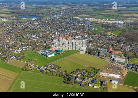 Luftbild, Wohngebiet Ortsansicht mit Innenstadt, hinten der Weikensee, Fernsicht, Hamminkeln, Nordrhein-Westfalen, Deutschland ACHTUNGxMINDESTHONORARx60xEURO *** Vista aerea, zona residenziale, vista sul centro città, Weikensee sullo sfondo, vista distante, Hamminkeln, Renania settentrionale-Vestfalia, Germania ACHTUNGxMINDESTHONORARx60xEURO Foto Stock