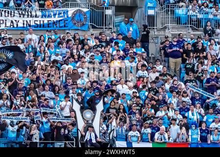 30 marzo 2024, Charlotte, NC, USA: I tifosi di calcio mostrano il loro sostegno durante la partita Charlotte FC vs FC Cincinnati al Bank of America Stadium di Charlotte, NC. (Credit Image: © Walter G Arce Sr Grindstone medi/ASP) SOLO PER USO EDITORIALE! Non per USO commerciale! Foto Stock