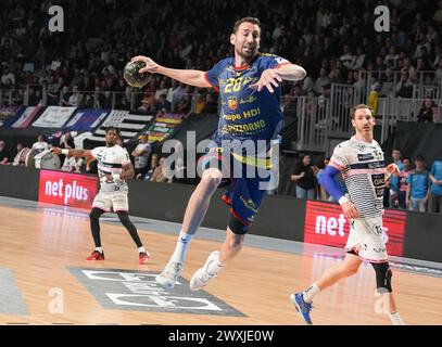 Cesson Sevigne, Francia. 30 marzo 2024. Raphael Caucheteux di Saint-Raphael VH durante il campionato francese, Liqui Moly Starligue Handball match tra Cesson Rennes MH e Saint-Raphael VH alla Glaz Arena di Cesson-Sevigne, Francia, il 30 marzo 2024. Foto Laurent Lairys/ABACAPRESS.COM credito: Abaca Press/Alamy Live News Foto Stock