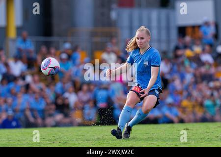 Sydney, Australia. 31 marzo 2024. Taylor Ray del Sydney FC passa il pallone durante la partita A-League Women Rd22 tra Sydney FC e Melbourne Victory al Leichhardt Oval il 31 marzo 2024 a Sydney, Australia Credit: IOIO IMAGES/Alamy Live News Foto Stock