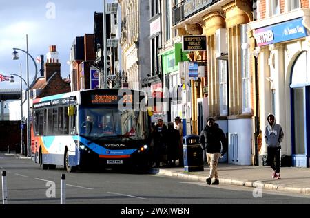 TOUR A PIEDI DEL GIORNO 30. THE HARD, PORTSMOUTH PIC MIKE WALKER 2024 Foto Stock