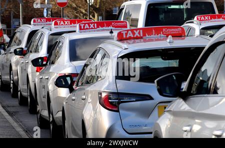 TOUR A PIEDI DEL GIORNO 30. THE HARD, POSTEGGIO TAXI PIC MIKE WALKER 2024 Foto Stock