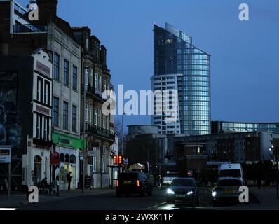 TOUR A PIEDI DEL GIORNO 30. THE HARD, PORSTMOUTH E IL ROSSETTO TOWER PIC MIKE WALKER 2024 Foto Stock