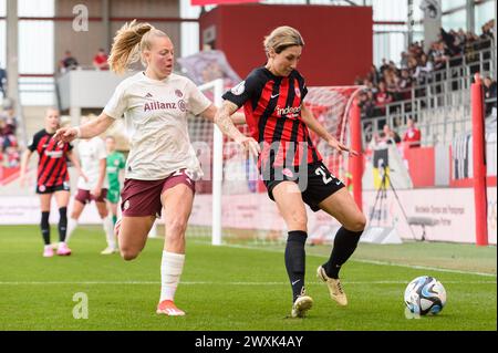 Monaco, Germania. 31 marzo 2024. Monaco di Baviera, Germania, 31 marzo 2024: Jill Baijings (18 FC Bayern Monaco) e Sara Doorsoun (23 Eintracht Francoforte) durante la semifinale di Coppa di Germania tra FC Bayern Monaco e Eintracht Francoforte presso FC Bayern Campus, Germania. (Sven Beyrich/SPP) credito: SPP Sport Press Photo. /Alamy Live News Foto Stock