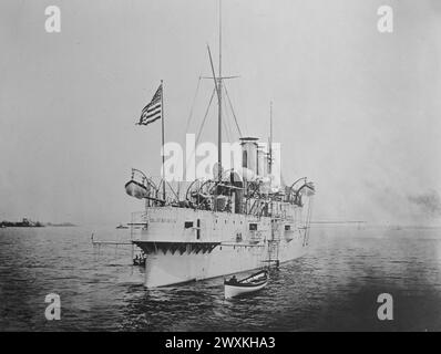 U.S.S. Columbia (C-12) in corso CA. anni '1910-'1930 Foto Stock