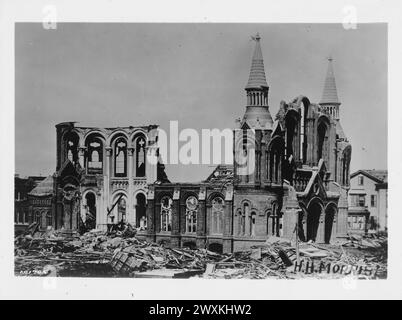 Vista che mostra la distruzione della chiesa alla 14th e Broadway dai venti dell'uragano Galveston del 1900. Foto Stock