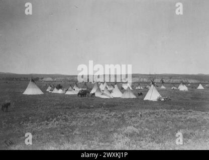 Fotografia di Crow Indian Camp nel Montana CA. 1897 Foto Stock