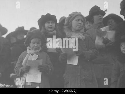 Bambini che prestano la loro voce al Victory Song Festival di Washington D.C. CA. 7 dicembre 1918 Foto Stock