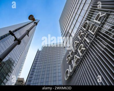 Londra, Regno Unito - 26 febbraio 2024: Lo Shard Quarter ospita l'edificio più alto dell'Europa occidentale: Lo Shard, il News Building e lo Shard P. Foto Stock