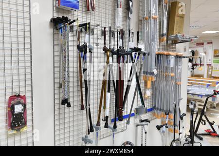 Mosca, Russia - marzo 28. 2024. Interno del negozio medico di Zelenograd Foto Stock