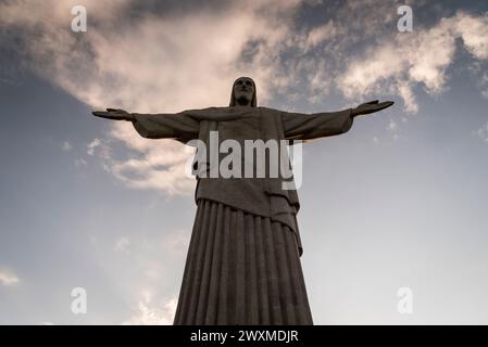 Statua del Cristo Redentore sul monte Corcovado, Rio de Janeiro Foto Stock