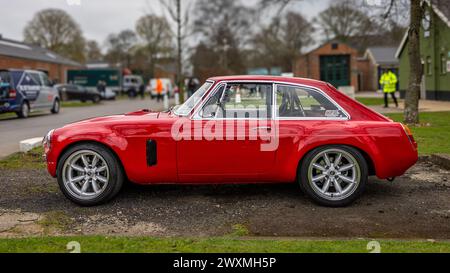 1967 MGB GT, in mostra all'assemblea Motorsport tenutasi presso il Bicester Heritage Centre il 31 marzo 2024. Foto Stock