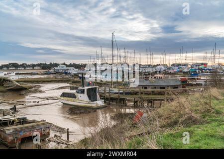 Porto dei traghetti Felixstowe alla foce del fiume Deben Suffolk Regno Unito. Febbraio 2024 Foto Stock