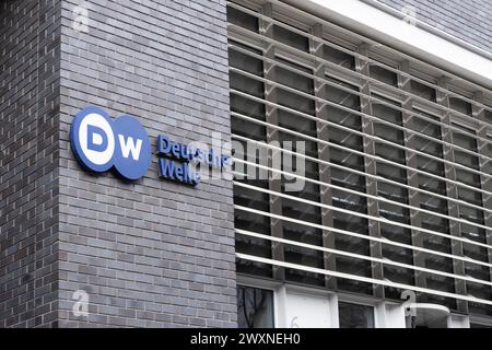 Edificio della Deutsche Welle, DW Television, radio Broadcasting Repubblica Federale Germania, televisione e radio, trasmissioni affidabili e informative Foto Stock