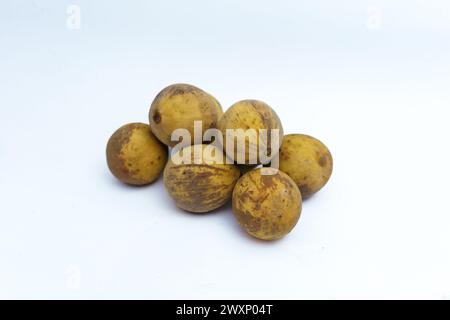 Lansium parasiticum o duku fruit, è un tipo di frutta che appartiene alla tribù delle Meliaceae. Questi frutti tropicali provengono dall'Asia sud-orientale occidentale iso Foto Stock