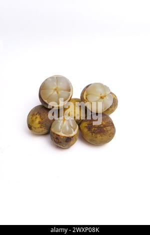 Lansium parasiticum o duku fruit, è un tipo di frutta che appartiene alla tribù delle Meliaceae. Questi frutti tropicali provengono dall'Asia sud-orientale occidentale iso Foto Stock