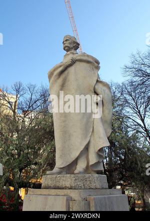 Statua di Camilo Castelo Branco, famoso scrittore portoghese del 19th° secolo, di Antonio Duarte, inaugurata nel 1950 a Lisbona, Portogallo Foto Stock