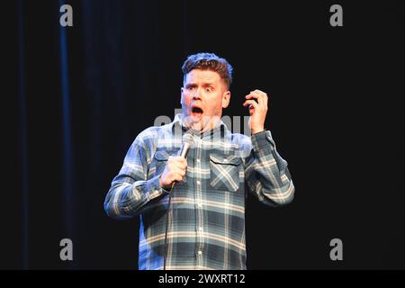 Copenaghen, Danimarca. 27 marzo 2024. Il comico islandese Ari Eldjarn esegue il suo spettacolo Return of the Icelandic a Brema a Copenaghen. (Foto: Gonzales Photo - Frederikke Jensen). Foto Stock