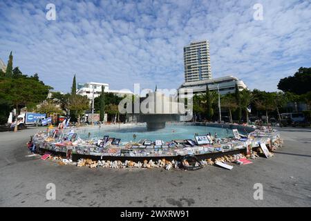 2024 marzo, Kikar Dizengoff, Tel-Aviv, Israele. Un memoriale per le vittime del massacro di Israele del 7 ottobre ad opera del terrorista di Hammas. Foto Stock