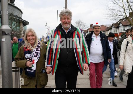 9 marzo 2024, Londra, Regno Unito: I tifosi di rugby inglesi arrivano al Twickenham Stadium prima che l'Inghilterra affronti l'Irlanda nel Six Nations Rugby Championship di Londra. Foto Stock