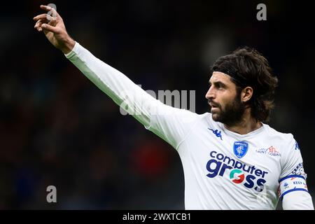 Milano, Italia. Aprile 2024. Sebastiano Luperto dell'Empoli FC gesti durante la partita di serie A tra FC Internazionale e Empoli FC. Crediti: Nicolò campo/Alamy Live News Foto Stock