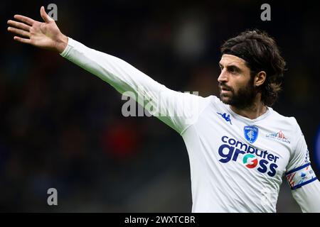 Milano, Italia. Aprile 2024. Sebastiano Luperto dell'Empoli FC gesti durante la partita di serie A tra FC Internazionale e Empoli FC. Crediti: Nicolò campo/Alamy Live News Foto Stock