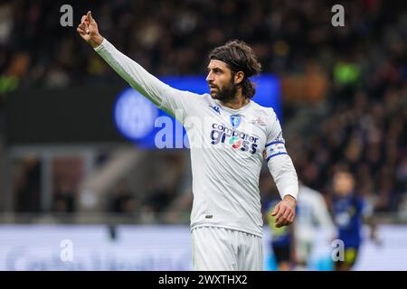 Sebastiano Luperto dell'Empoli FC gesti durante la partita di serie A 2023/24 tra FC Internazionale e Empoli FC allo Stadio Giuseppe Meazza, Milano, Italia, il 1 aprile 2024 Foto Stock