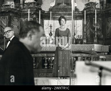 DUKE ELLINGTON e Alice Babs Sjšblom fanno una registrazione televisiva e un concerto nella chiesa di Gustav Vasa a Stoccolma Foto Stock