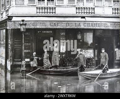 Parigi, Francia, foto storiche, Parigi, 1910, alluvioni, Place de Palais Bourbon, Caisse Nationale des Monuments Historiques Foto Stock