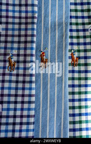 3 colorate cuciture primo piano logo ralph lauren sulle camicie . Foto Stock