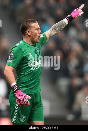 Il portiere dell'Everton Jordan Pickford durante la partita di Premier League al St. James' Park, Newcastle upon Tyne. Data foto: Martedì 2 aprile 2024. Foto Stock