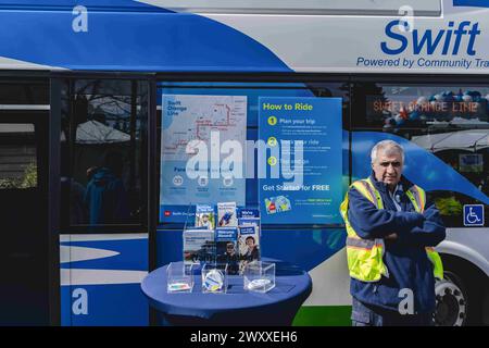 Edmonds, Washington, Stati Uniti. 31 marzo 2024. La Swift Orange Line collega i pendolari ai principali hub di transito, come l'Edmonds College e l'Alderwood Mall, facilitando trasferimenti senza soluzione di continuità e opzioni di trasporto multimodale. Sabato, il Community Transit ha ufficialmente aperto la sua "Swift Orange Line". Il progetto da 83 milioni di dollari è la terza linea dell'agenzia ''Swift Bus Rapid Transit Service'' (BRT). Si compone di un percorso di 18 miglia che collega Edmonds College, Alderwood Mall e Mill Creek e la futura stazione della metropolitana leggera di Lynnwood. (Immagine di credito: © Chin Hei Leung/SOPA Images via ZUMA Pres Foto Stock