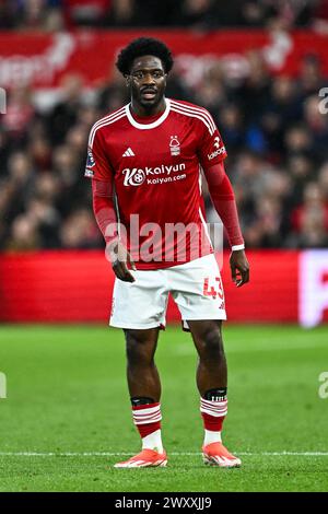 Ola Aina di Nottingham Forest durante la partita di Premier League Nottingham Forest vs Fulham al City Ground, Nottingham, Regno Unito. 2 aprile 2024. (Foto di Craig Thomas/News Images) in, il 4/2/2024. (Foto di Craig Thomas/News Images/Sipa USA) credito: SIPA USA/Alamy Live News Foto Stock