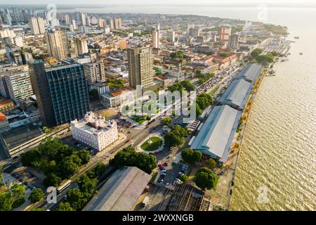 Vista aerea della stazione dei moli e di Piazza Waldemar Henrique a Belem, nel nord del Brasile Foto Stock