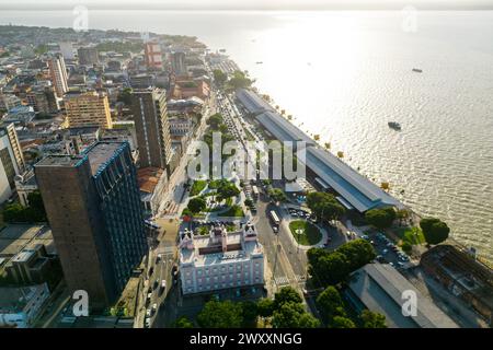 Vista aerea della stazione dei moli e di Piazza Waldemar Henrique a Belem, nel nord del Brasile Foto Stock