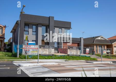 Nuova casa australiana, quasi completa, a Glenwood, un sobborgo della Greater Western Sydney, NSW, Australia Foto Stock