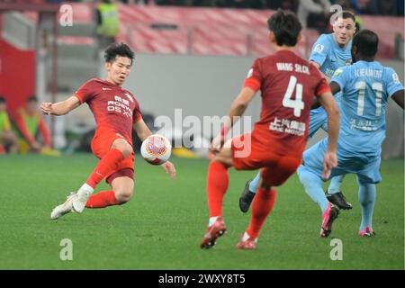 Lo Shanghai Port Football Club ha sconfitto l'Henan Jiuzu Dukang Football Club con 3-1 nel terzo turno della Chinese Super League (CSL) 2024 a Shanghai, Foto Stock