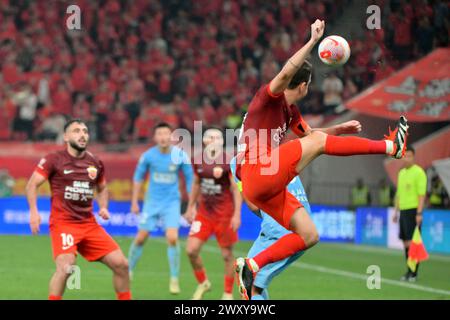 Lo Shanghai Port Football Club ha sconfitto l'Henan Jiuzu Dukang Football Club con 3-1 nel terzo turno della Chinese Super League (CSL) 2024 a Shanghai, Foto Stock
