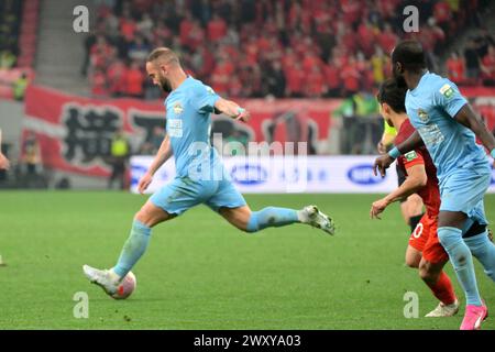 Lo Shanghai Port Football Club ha sconfitto l'Henan Jiuzu Dukang Football Club con 3-1 nel terzo turno della Chinese Super League (CSL) 2024 a Shanghai, Foto Stock