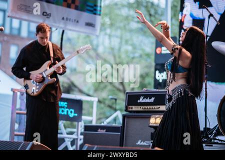 Bodur si esibisce sul palco dell'ambasciata di musica britannica al SXSW 2024. Foto Stock