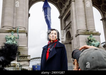 Bruxelles, Belgio. 3 aprile 2024. Il ministro degli Esteri Hadja Lahbib, nella foto durante la cerimonia di innalzamento della bandiera della NATO sotto l'Arco del Cinquantenario per celebrare il 75° anniversario dell'alleanza militare NATO (North Atlantic Treaty Organization), mercoledì 03 aprile 2024 a Bruxelles. BELGA FOTO HATIM KAGHAT credito: Belga News Agency/Alamy Live News Foto Stock