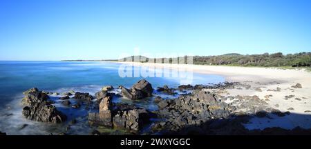 Panorama di Maggies Beach e Hastings Point da Norries Headland, Cabarita, NSW, Australia Foto Stock