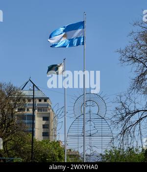 Bandiera argentina su Plaza Independencia. Foto Stock