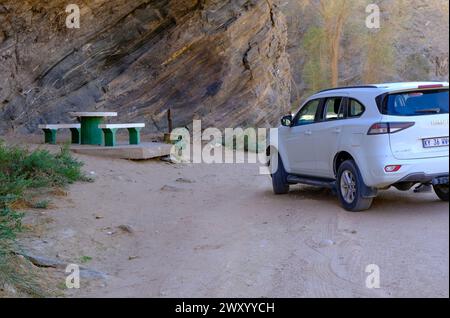 Punto di partenza vicino alla strada che attraversa il passo Gaub in Namibia Foto Stock