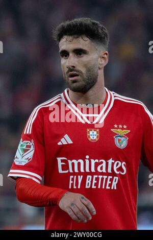 2 aprile 2024. Lisbona, Portogallo. L'attaccante del Benfica dal Portogallo Rafa Silva (27) in azione durante la 2a tappa delle semifinali della Coppa portoghese: Benfica vs Sporting Credit: Alexandre de Sousa/Alamy Live News Foto Stock