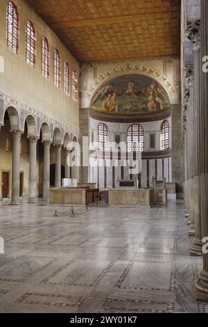 Roma. Italia. Basilica di Santa Sabina sull'Aventino (Basilica di Santa Sabina all'Aventino). Foto Stock