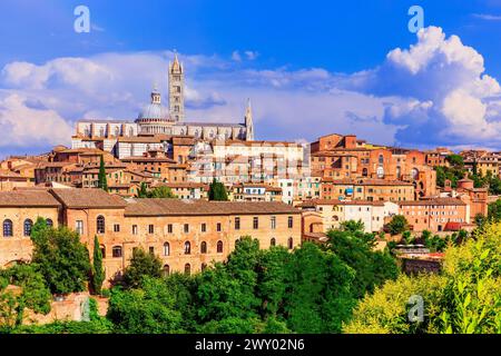 Siena, Italia. Vista del Duomo di Siena. Basilica di San Domenico. Foto Stock