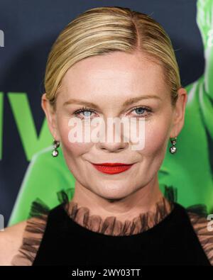 LOS ANGELES, CALIFORNIA, Stati Uniti d'America - 2 APRILE: Kirsten Dunst arriva alla proiezione speciale di Los Angeles della "guerra civile" dell'A24 tenutasi all'Academy Museum of Motion Pictures il 2 aprile 2024 a Los Angeles, California, Stati Uniti. (Foto di Xavier Collin/Image Press Agency) Foto Stock