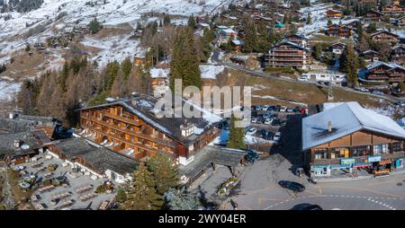 Vista panoramica aerea della località sciistica di Verbier in Svizzera. Foto Stock